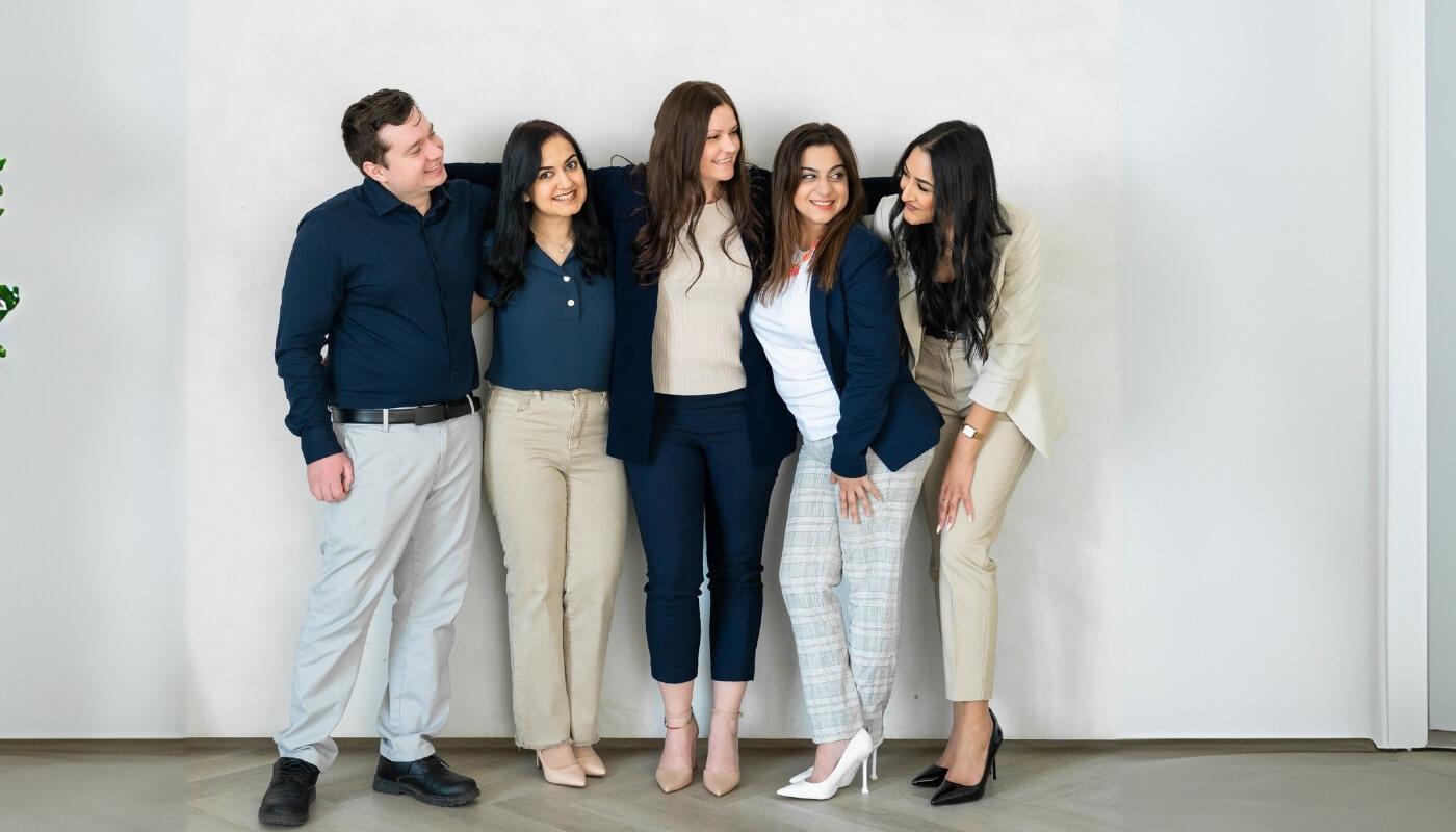 Get Reconnected psychotherapy team standing together